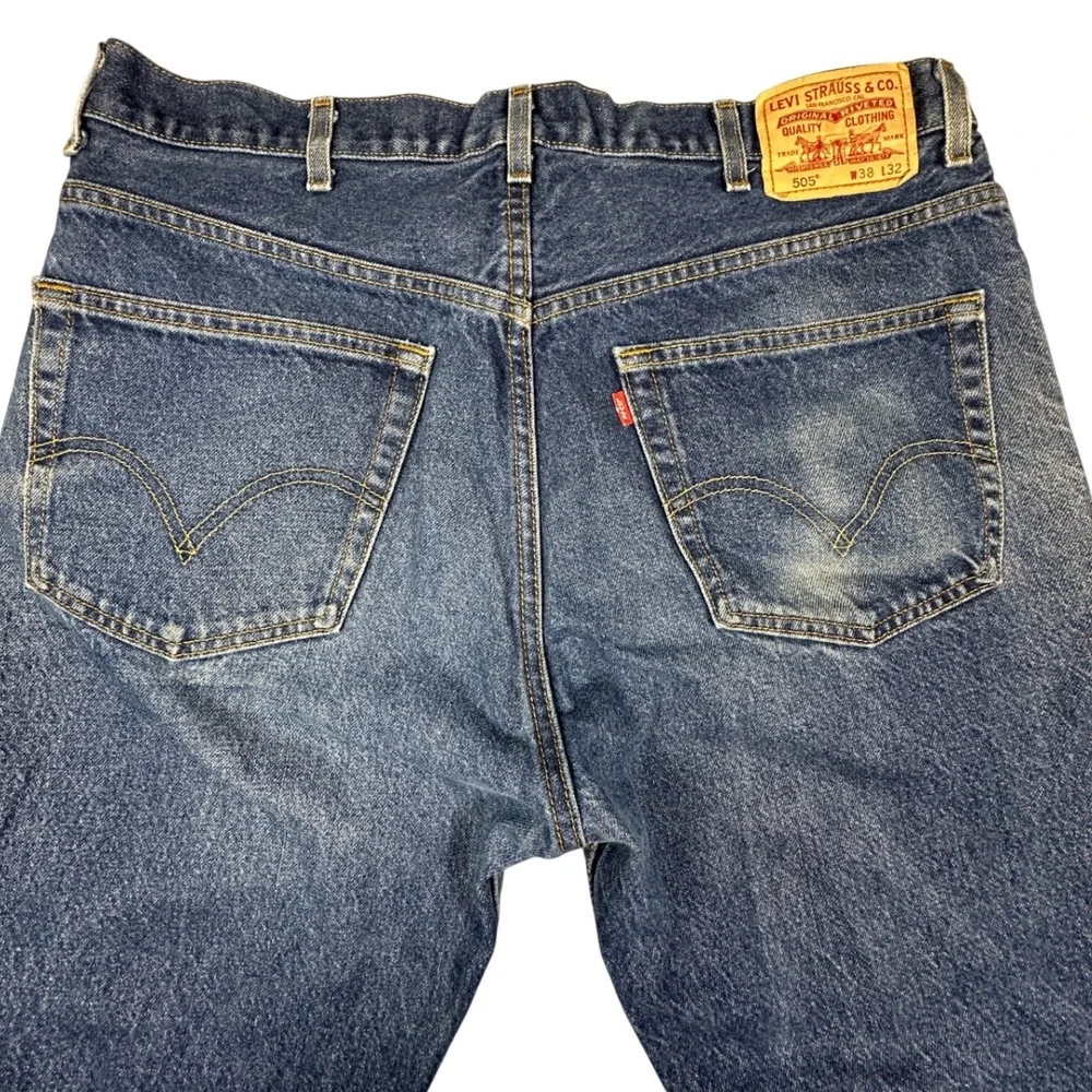 Levis 505 Regular Fit Jeans Mens 38x32 Medium Wash Blue Straight Leg Denim